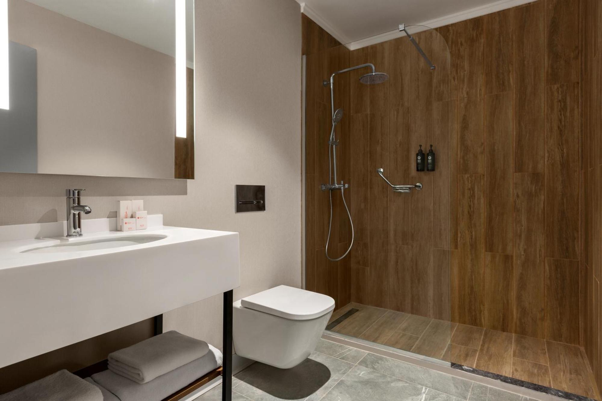 Ramada Encore By Wyndham Istanbul Arnavutkoy Exterior foto