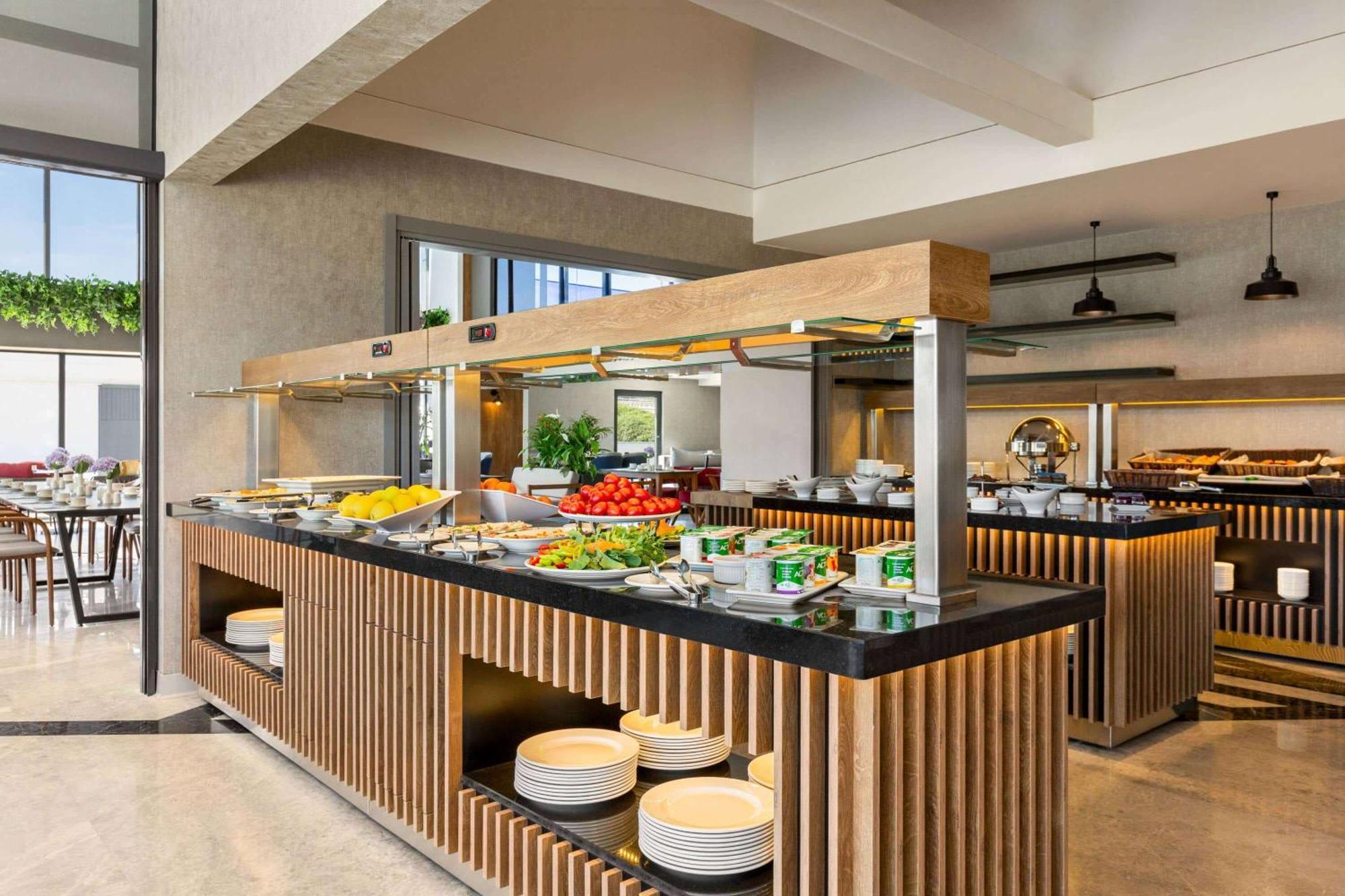 Ramada Encore By Wyndham Istanbul Arnavutkoy Exterior foto
