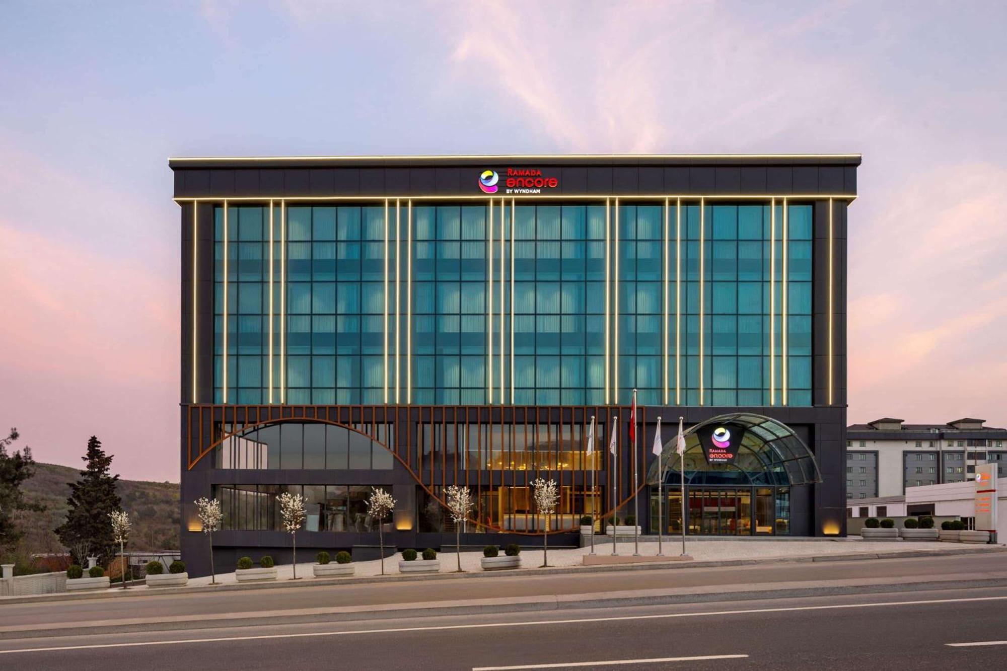 Ramada Encore By Wyndham Istanbul Arnavutkoy Exterior foto
